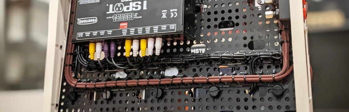 Pedalboard Power Fallacies: What actually Matters?