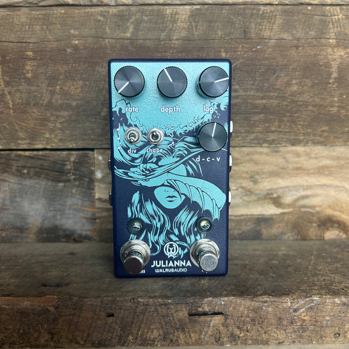 Second Hand Walrus Julianna Stereo Chorus