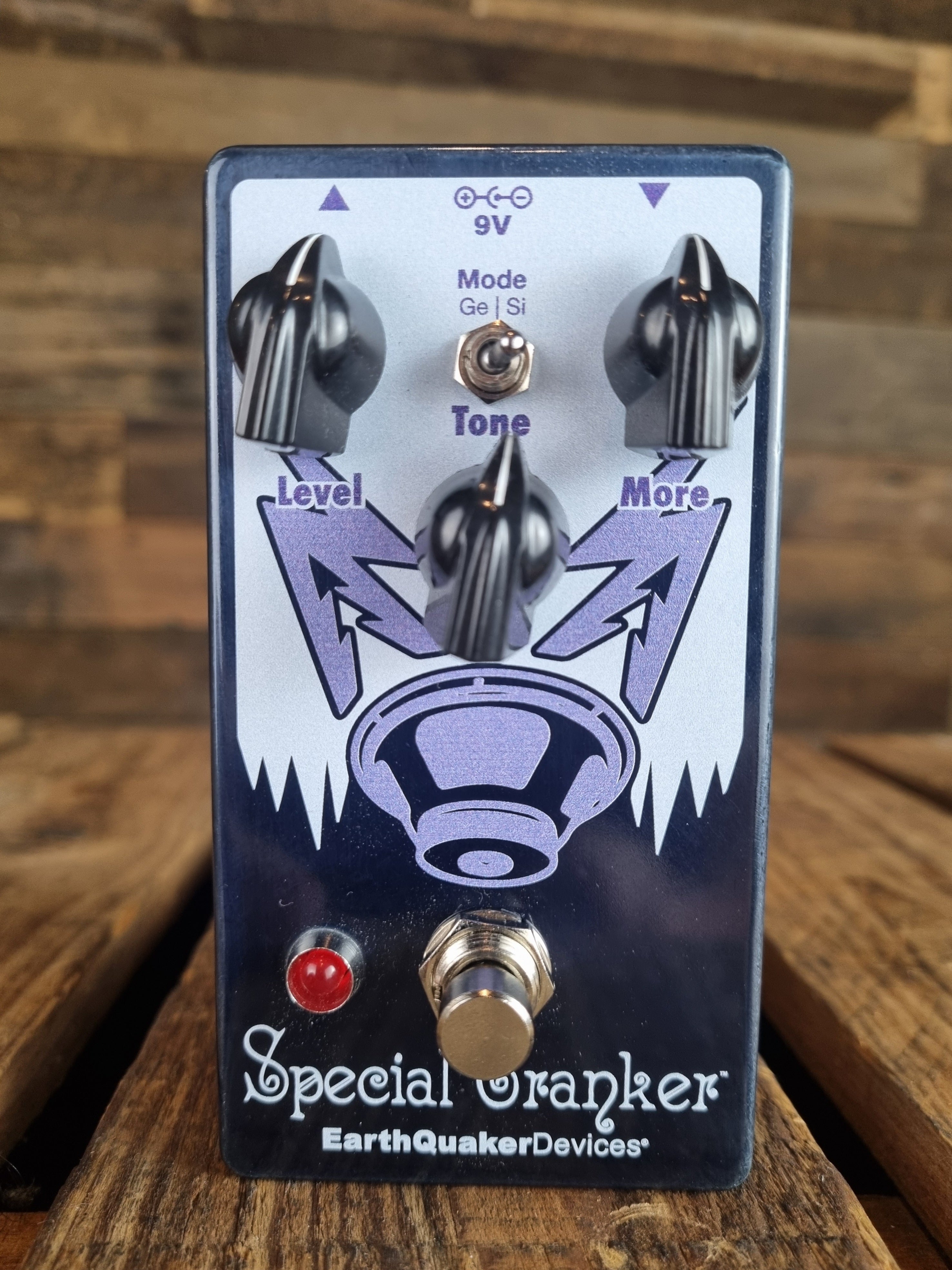 EarthquakerDevices Special Cranker 限定カラー EarthQuaker Devices Special Cranker｜昨年日本限定で発売され
