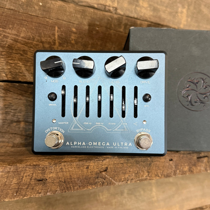 Second Hand Darkglass Electronics Alpha Omega Ultra