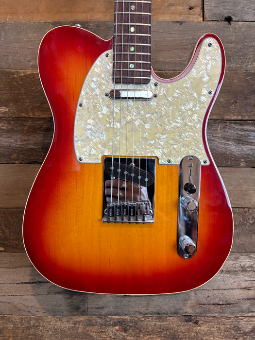 Second Hand USA Fender American Deluxe Telecaster Cherry Burst