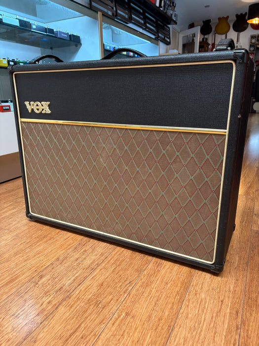 Second Hand VOX AC30CC2 Custom Classic 30 Watt 2x12" Valve Combo Amplifier