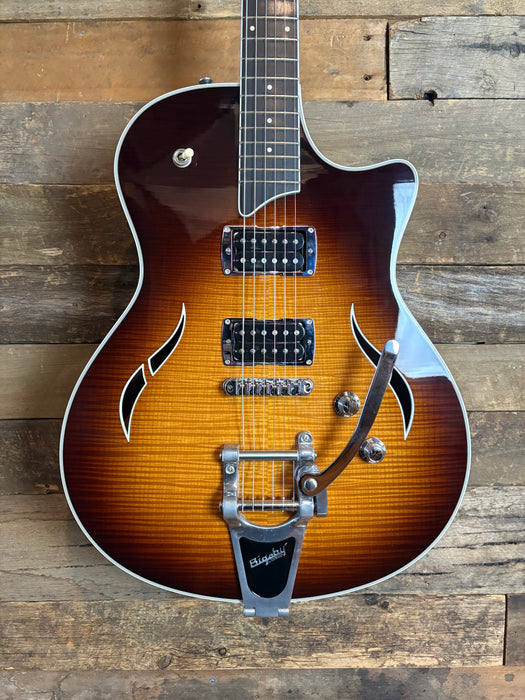 Second Hand Taylor 2015 USA T3/B Semi-hollow Sunburst