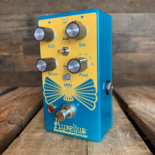 Second hand shop guitar pedals