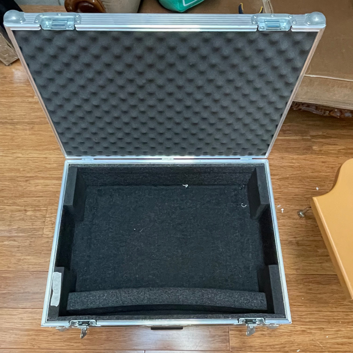 Second Hand Large Gentleman Pedal Board w/ Hardcase & CIOKS power bundle