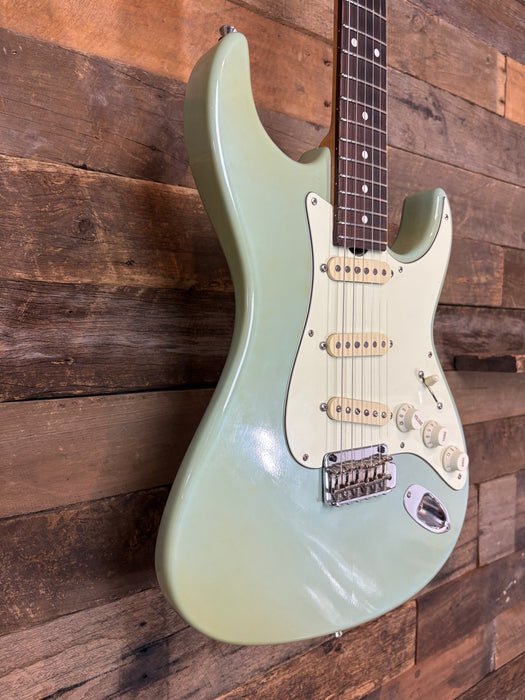 Second Hand Don Grosh USA Retro Classic Sea form Green w/case