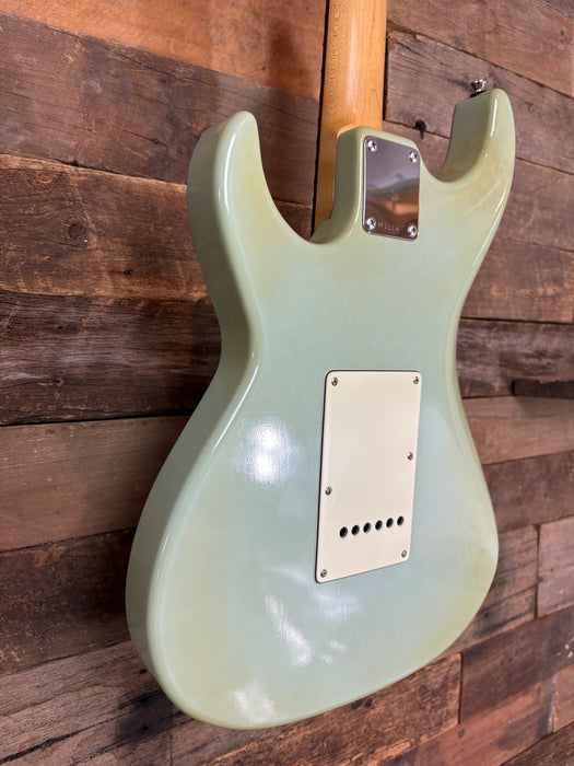 Second Hand Don Grosh USA Retro Classic Sea form Green w/case