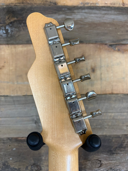 Second Hand James Tyler USA Classic, 2004 Sonic Blue with a matching headstock w/OHSC