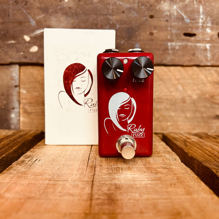 Second hand Red Witch Ruby Fuzz