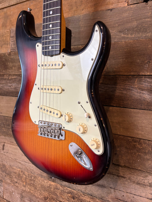 Second Hand 2018 Fender American Original '60s Stratocaster in 3-Tone Sunburst (lightly relic'd)  w/OHSC