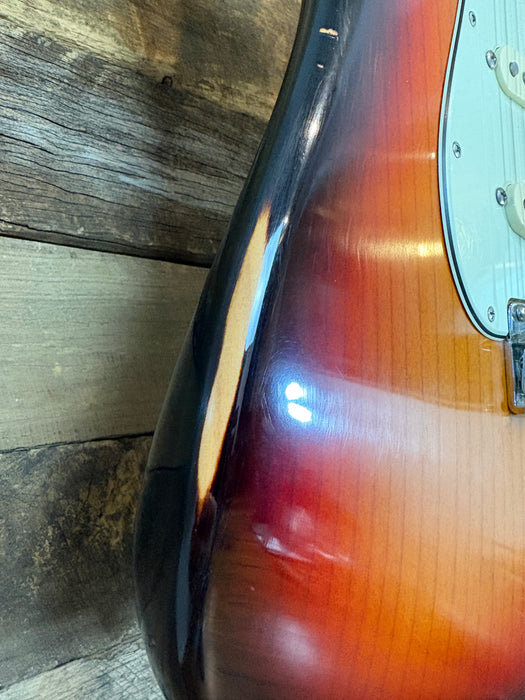 Second Hand 2018 Fender American Original '60s Stratocaster in 3-Tone Sunburst (lightly relic'd)  w/OHSC