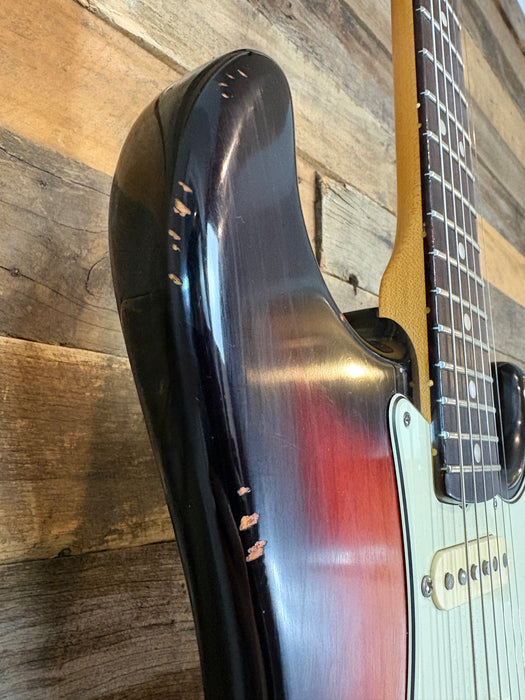 Second Hand 2018 Fender American Original '60s Stratocaster in 3-Tone Sunburst (lightly relic'd)  w/OHSC