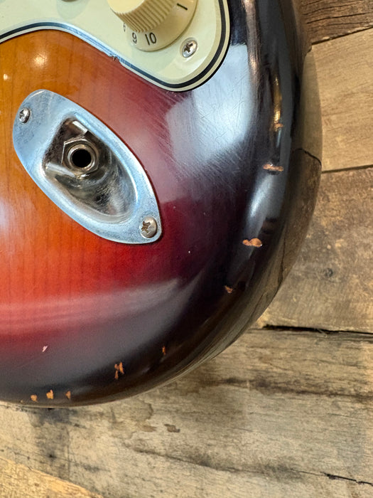 Second Hand 2018 Fender American Original '60s Stratocaster in 3-Tone Sunburst (lightly relic'd)  w/OHSC