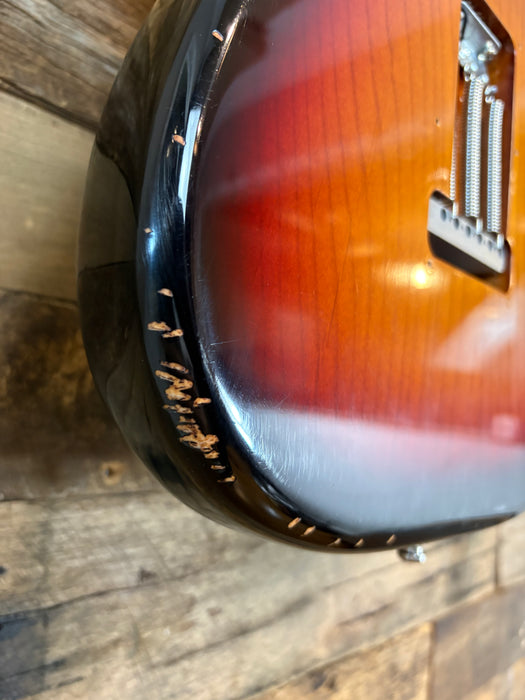 Second Hand 2018 Fender American Original '60s Stratocaster in 3-Tone Sunburst (lightly relic'd)  w/OHSC