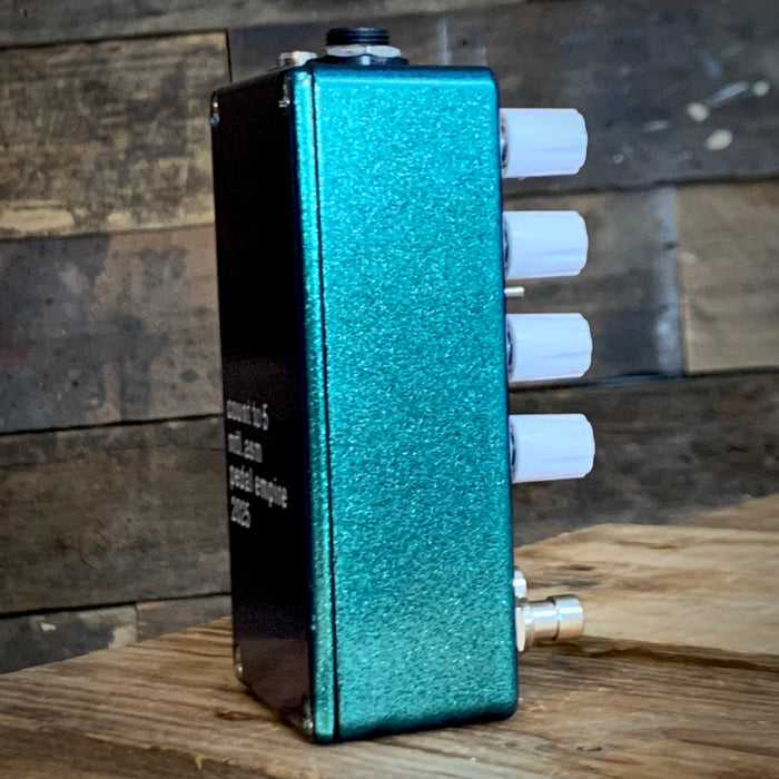 Montreal Assembly - Count to 5 **Pedal Empire Exclusive Two Tone Colourway**