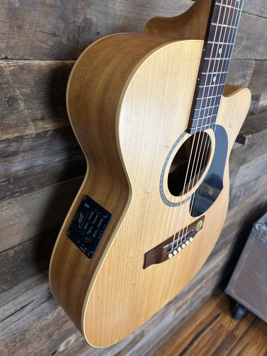 Second Hand Maton EBG808CL Performer