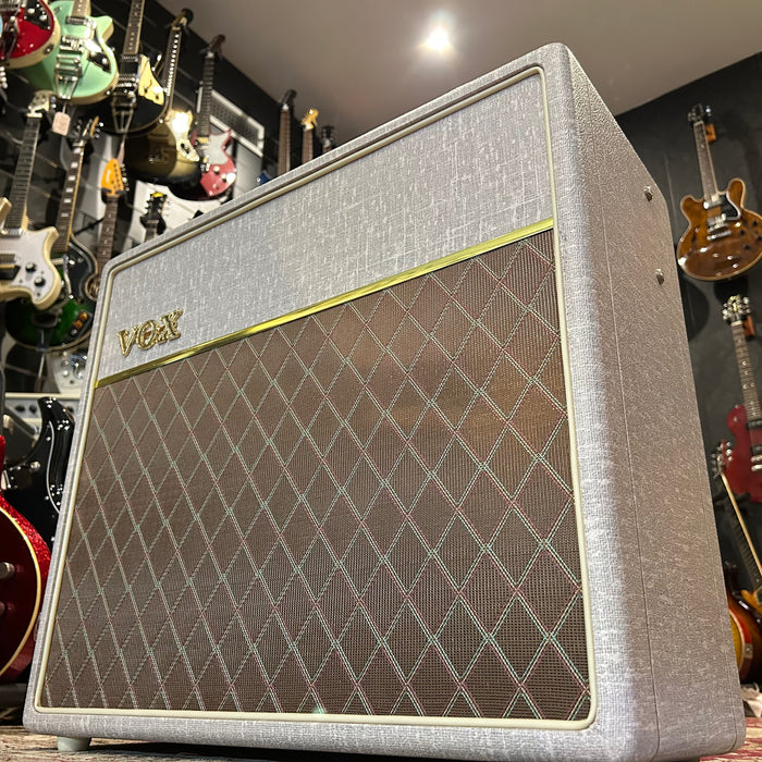 Second Hand VOX AC30 Hand-Wired 2x12 Guitar Amp Combo (AC30HW2)