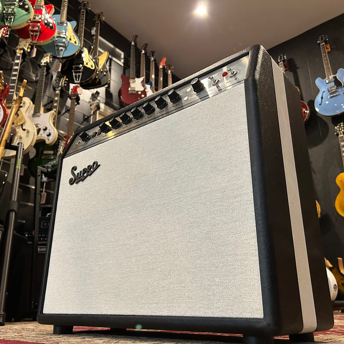 Second Hand SUPRO 1825RT Airwave 1x12 Combo