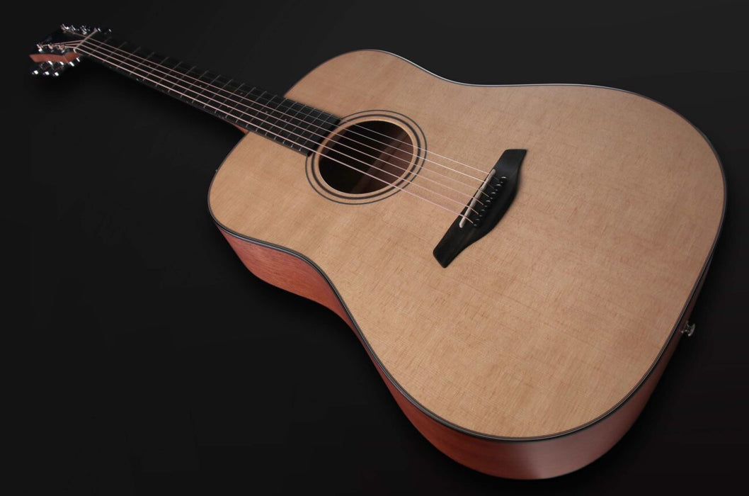 FURCH GREEN OM-SM EAS-VTC,Sitka Spruce, African Mahogany, LR Baggs Element Soundhole, Hiscox Case