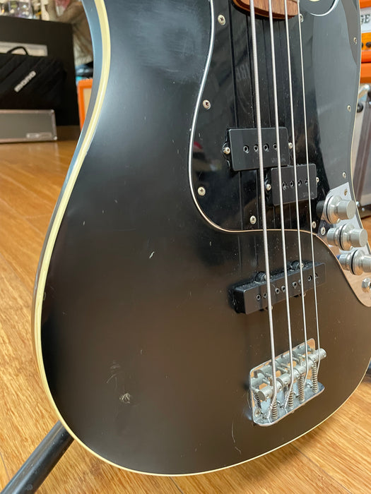 Pre Loved Fender Aerodyne Bass Matte Black 2006 CIJ